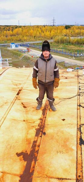  ,   Yury, 40 ,   ,   