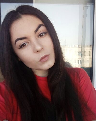  ,   Anya, 28 ,  