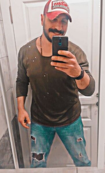 ,   Farouq, 41 ,   ,   