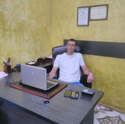  ,   Vahan, 39 ,   ,   