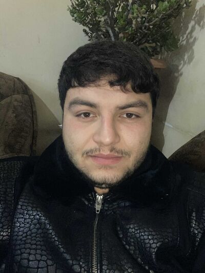  ,   Taron, 28 ,   ,   