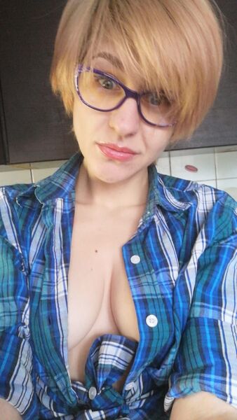 ,   Vikki, 38 ,   , 