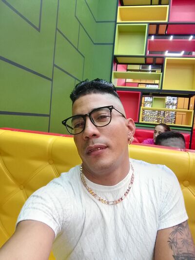  ,   Oniel, 33 ,   ,   
