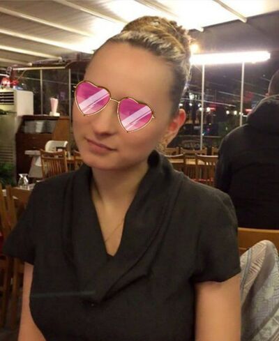  ,   Laura, 23 ,   ,   