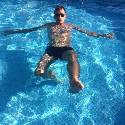  ,   Artem, 33 ,   ,   , c 
