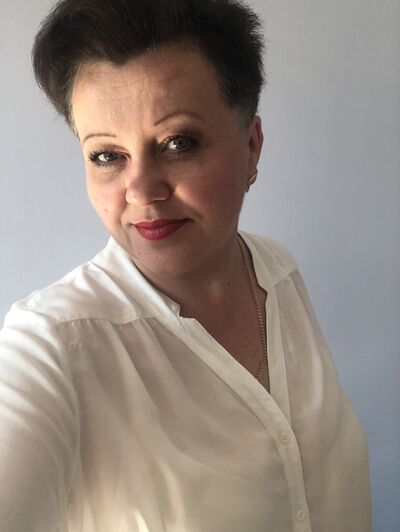  -,   Julia, 42 ,   ,   , c , 