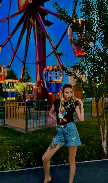  ,   Elena, 26 ,  