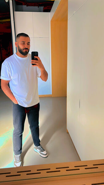  ,   Yigit karan, 27 ,   ,   