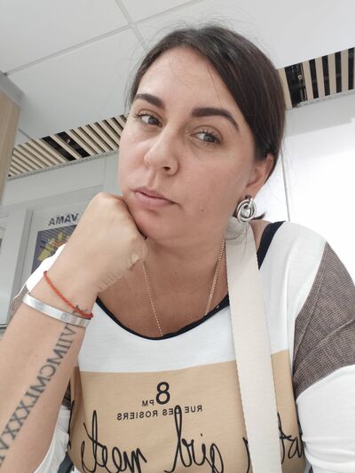  ,   Elena, 37 ,     