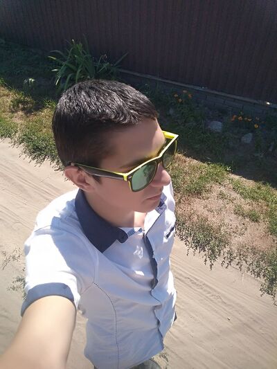  ,   Artur, 24 ,   ,   , c 