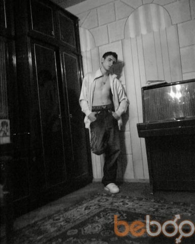  ,   Vahe, 34 ,   