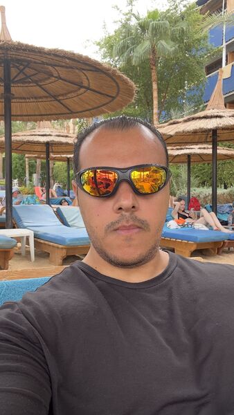  ,   Eslam, 40 ,     , c 