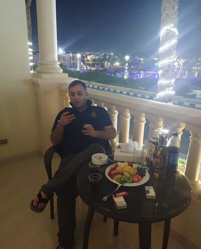  ,   Artur, 37 ,   ,   
