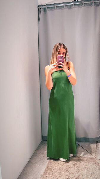  ,   Anna, 31 ,  
