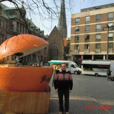  ,   Oleg, 55 ,   