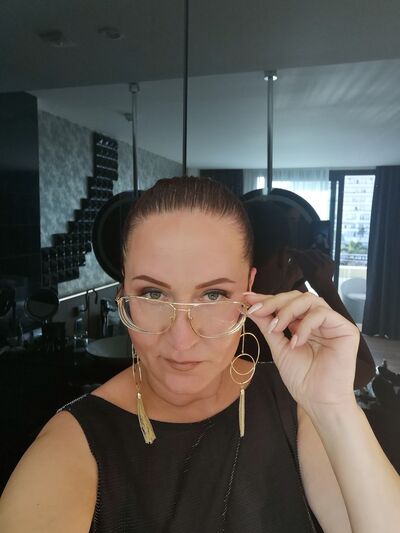  ,   Milanna, 44 ,   ,   , c 
