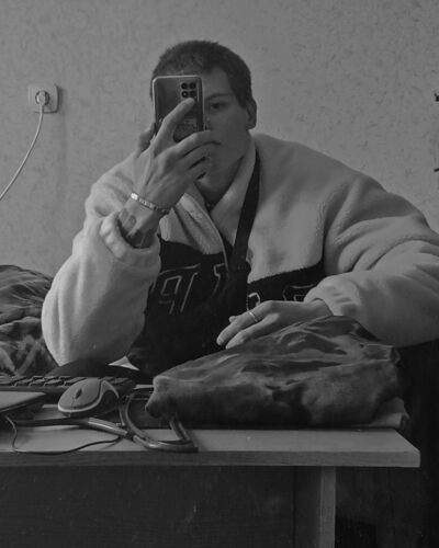 ,   Pavel, 22 ,   