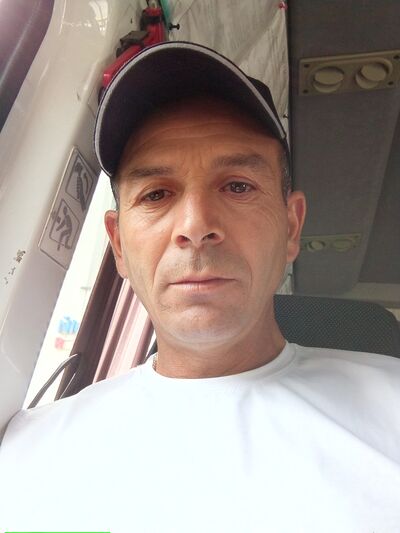  ,   Garik, 42 ,     