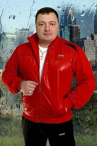  ,   Viktor, 38 ,   