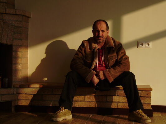  ,   Hrach, 55 ,     , c 