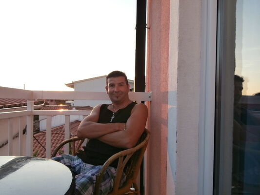  ,   Victor, 47 ,   ,   , c 