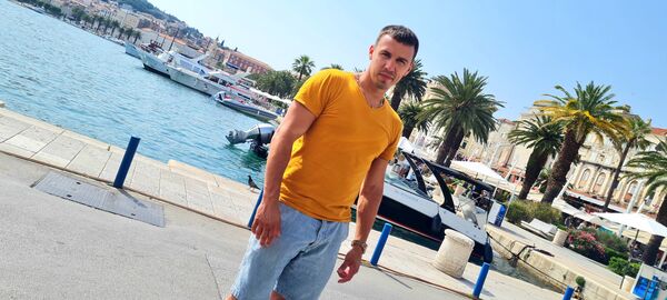  ,   Rostyslav, 35 ,   ,   