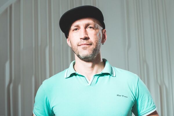 -,   SPOONMAN, 51 ,     , c 