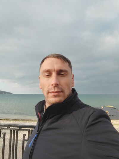  ,   Oleg, 42 ,     