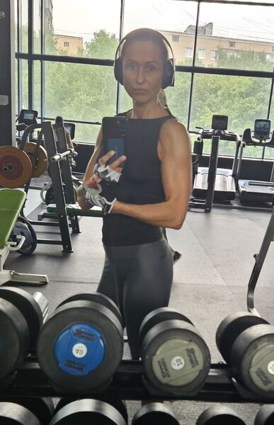  ,   Zolly, 49 ,   ,   