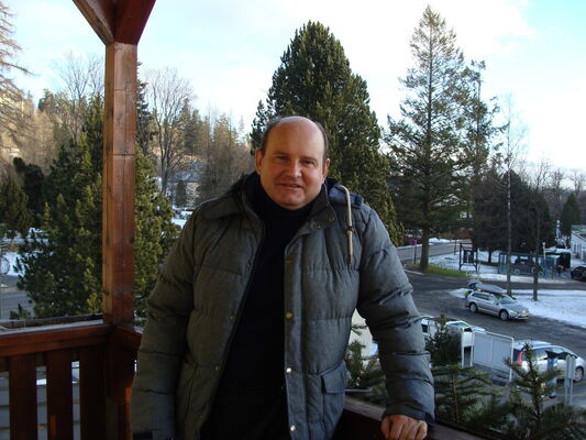  ,   Alex, 48 ,   