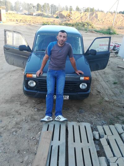  ,   Gagik, 42 ,   ,   