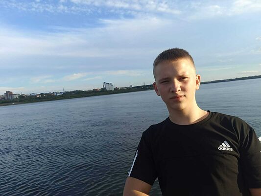  ,   Nikita, 21 ,   