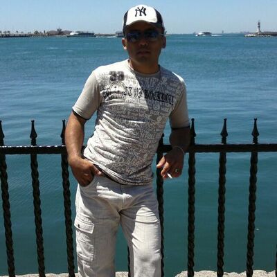  ,   Hakim, 44 ,   
