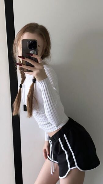  ,   Karina, 21 ,   ,   