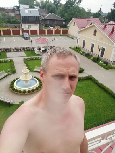  ,   Denis, 39 ,   ,   