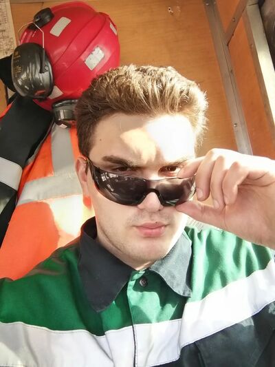  ,   Artur, 24 ,   ,   , c 