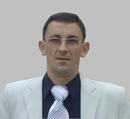  ,   Serge, 49 ,   