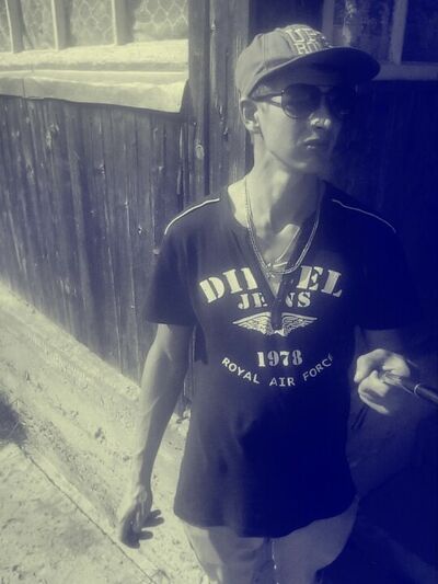  ,   Vasil, 27 ,   