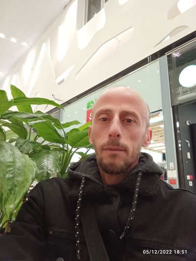  ,   Leo, 42 ,   ,   