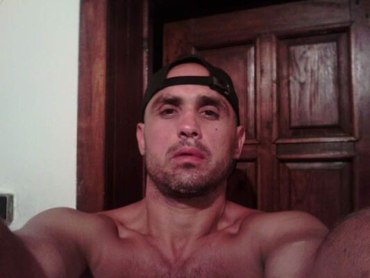  ,   Artur, 42 ,     , c 