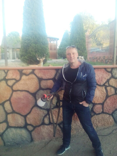  ,   Sergey, 38 ,   