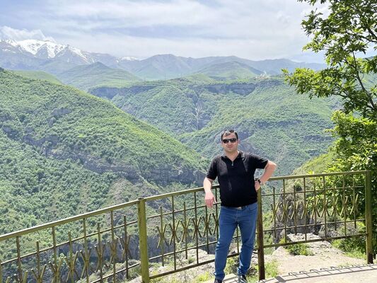  ,   Armen, 35 ,   ,   