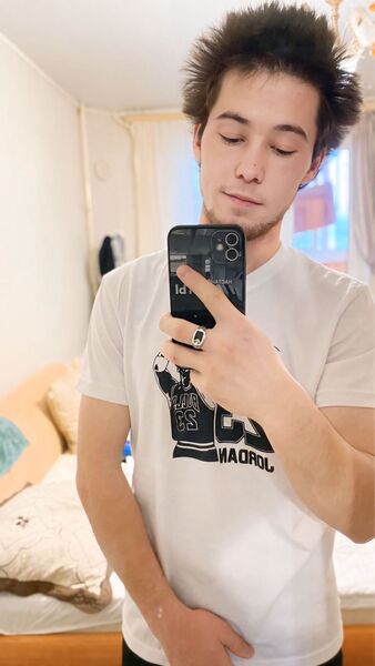 ,   Ilhombek, 22 ,   ,   , c 