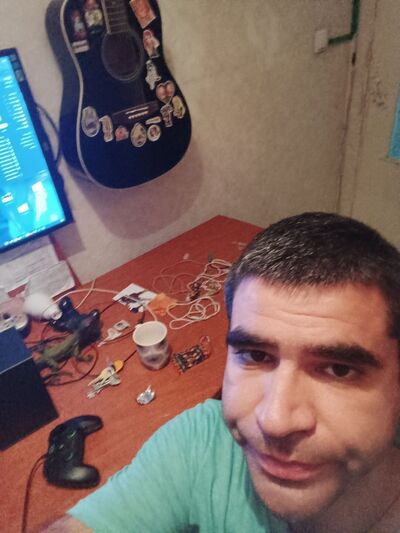  ,   Victor, 36 ,   ,   