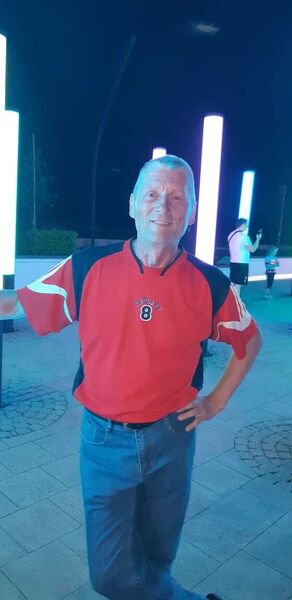  ,   Yury, 49 ,   ,   , c 