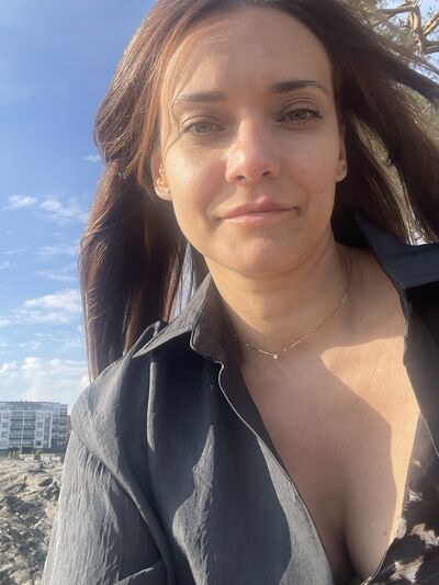  ,   Lena, 43 ,   c 