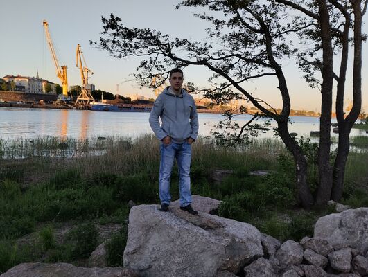  -,   Vlad, 37 ,   ,   