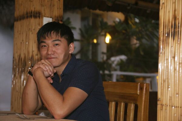  -,   Neniyo, 35 ,  