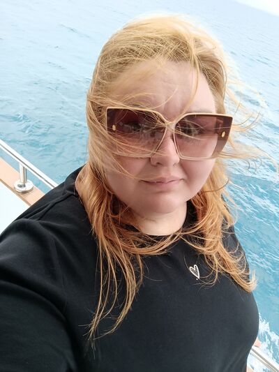  ,   Nika, 33 ,   c 