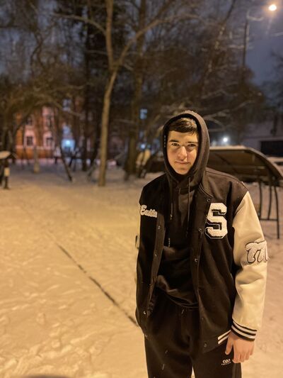 ,   Azam, 21 ,   c , 